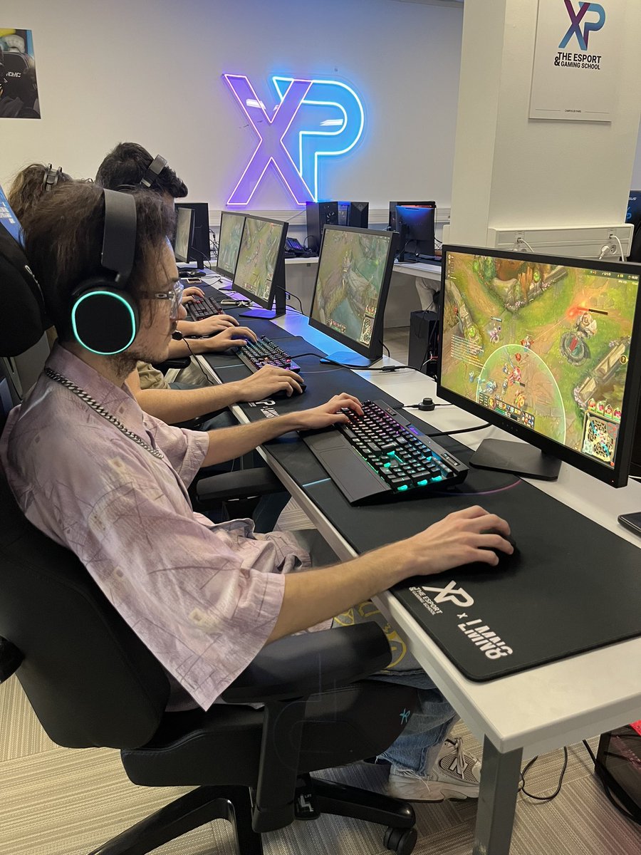 GameChangeOff's tweet photo. Notre premier évènement organisé pour la rentrée 2023 à XP School !
Merci à tout le monde pour la participation,
on espère que vous avez passé un super moment !
On a hâte de vous retrouver pour la suite ! À très bientôt !
#XPSchool #BDE #Gaming #eSports https://t.co/8ZkoboQj4r