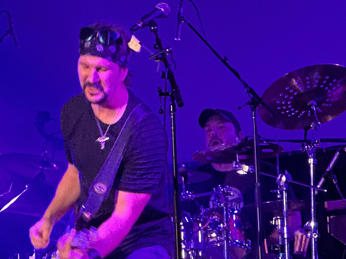 CirdecSongs's tweet image. Looks like I’m a fan of #Mystery now. I have another Canadian prog band to admire! #Progstock #cirdecsongs