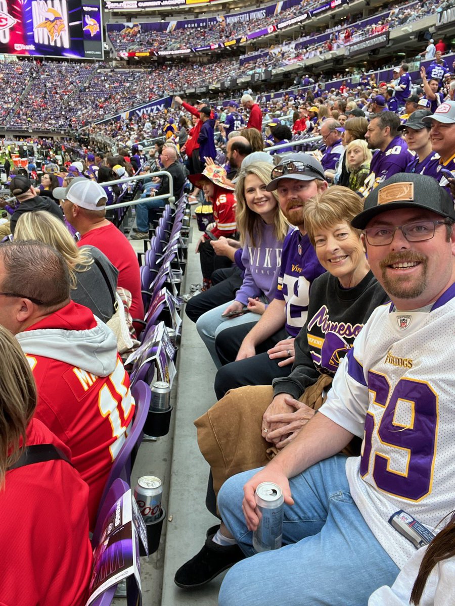 erickfroiland's tweet photo. Skol Vikings!!!! #Skol #SkolStrong https://t.co/Z2X8IDbOqQ