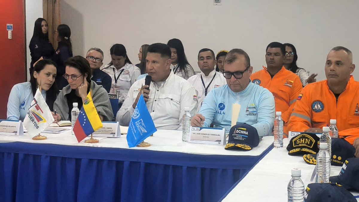 #Entérate 📍 El Gerente General del Puerto Internacional El Guamache, GB. Luis Ramón Irazábal ofrece palabras de bienvenida a la Misión Técnica y demás representantes de las diversas instituciones del sector involucradas en materia de seguridad marítima,