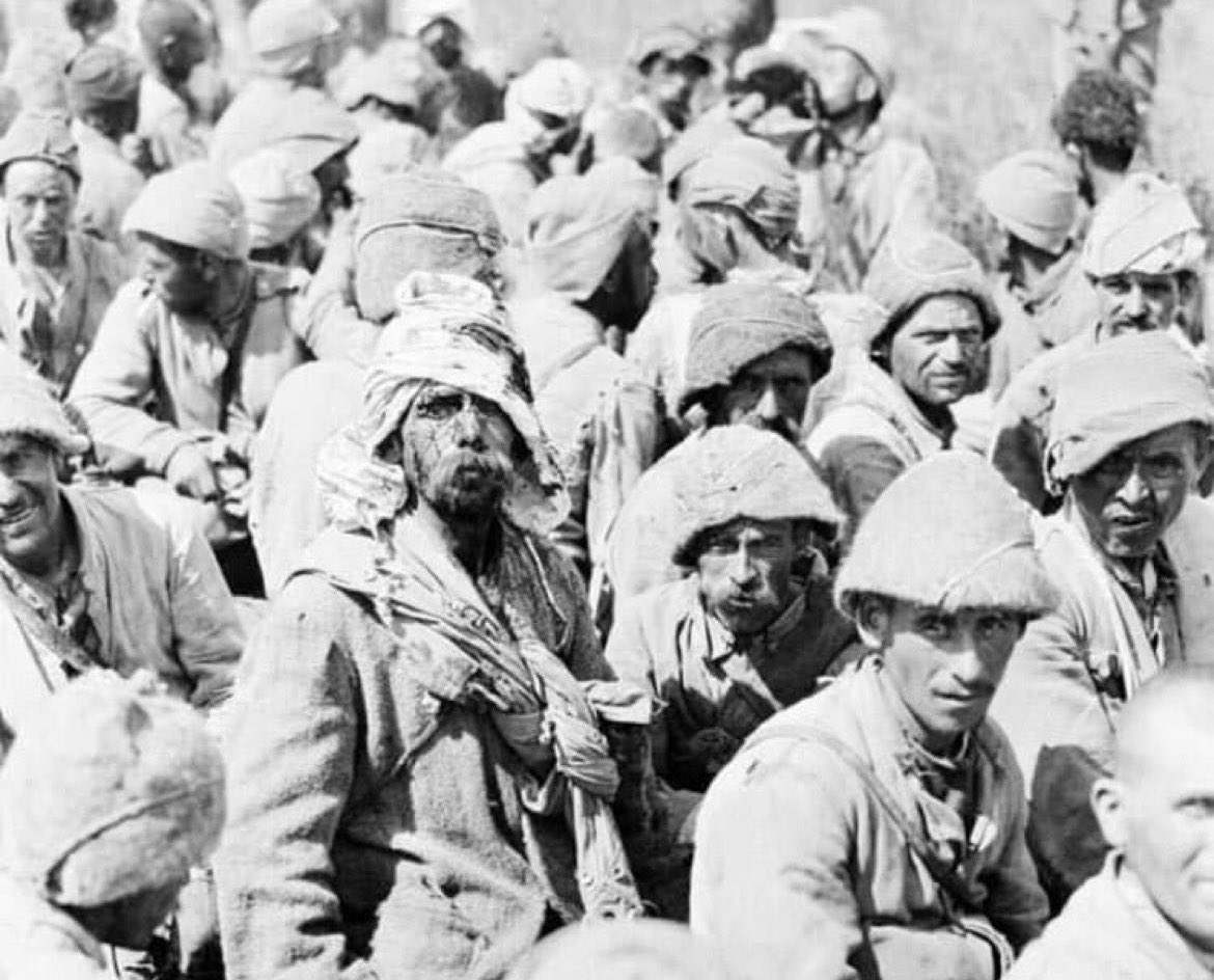 “Gazze'nin kumundan çok imiş meğer kalleşi,
 Nasıl sırtından vurur insanı din kardeşi!
 Filistin, Trablusgarp, Yemen illeri,
 Hangisini kanım ile sulamadım?
 Gezdim cephe cephe bütün çölleri,
 Türk'e, Türk'ten başka dost bulamadım.”

✍️Filistin’de savaşan M. Hüseyin Çavuş