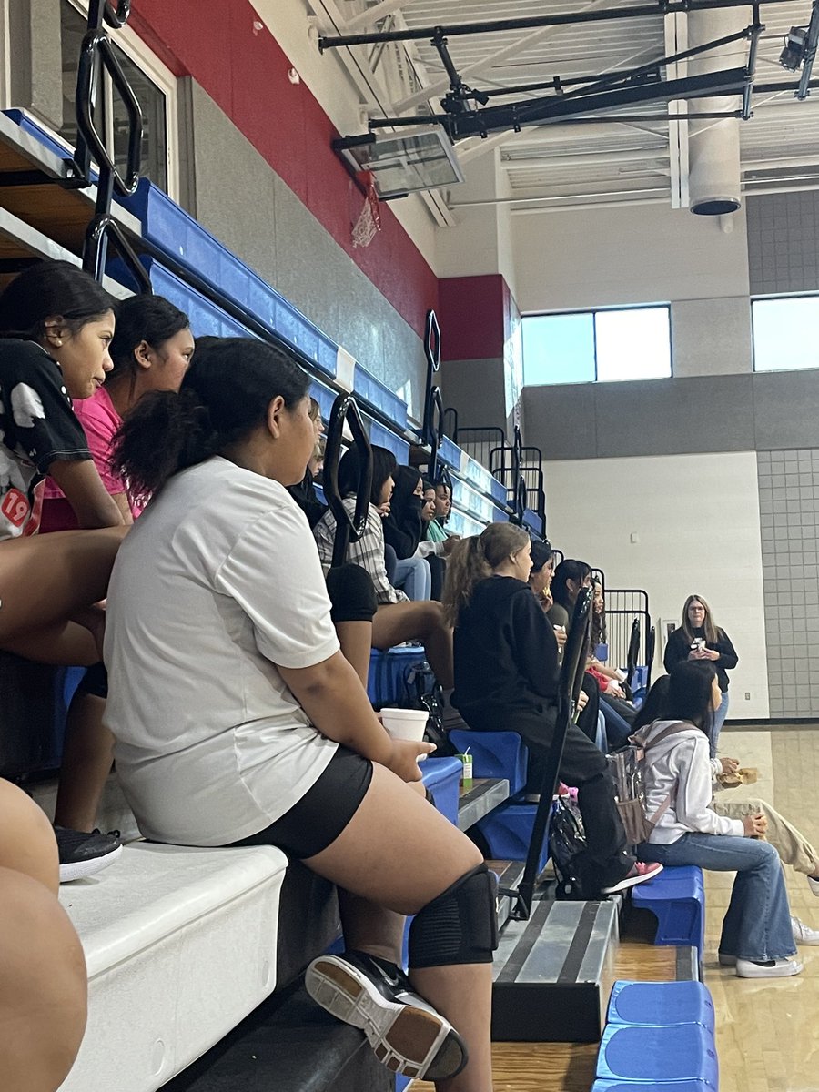coachjbw's tweet photo. Thank you @RazorbackVB ‘s  Zoi Evans for speaking to @GJHS_Athletics 8th &amp; 9th 🏐 teams Friday! Your words about commitment, work ethic, and being a good teammate were inspiring! 
❤️🏐💙 @SdaleAthletics https://t.co/jQ5DDPCJc5
