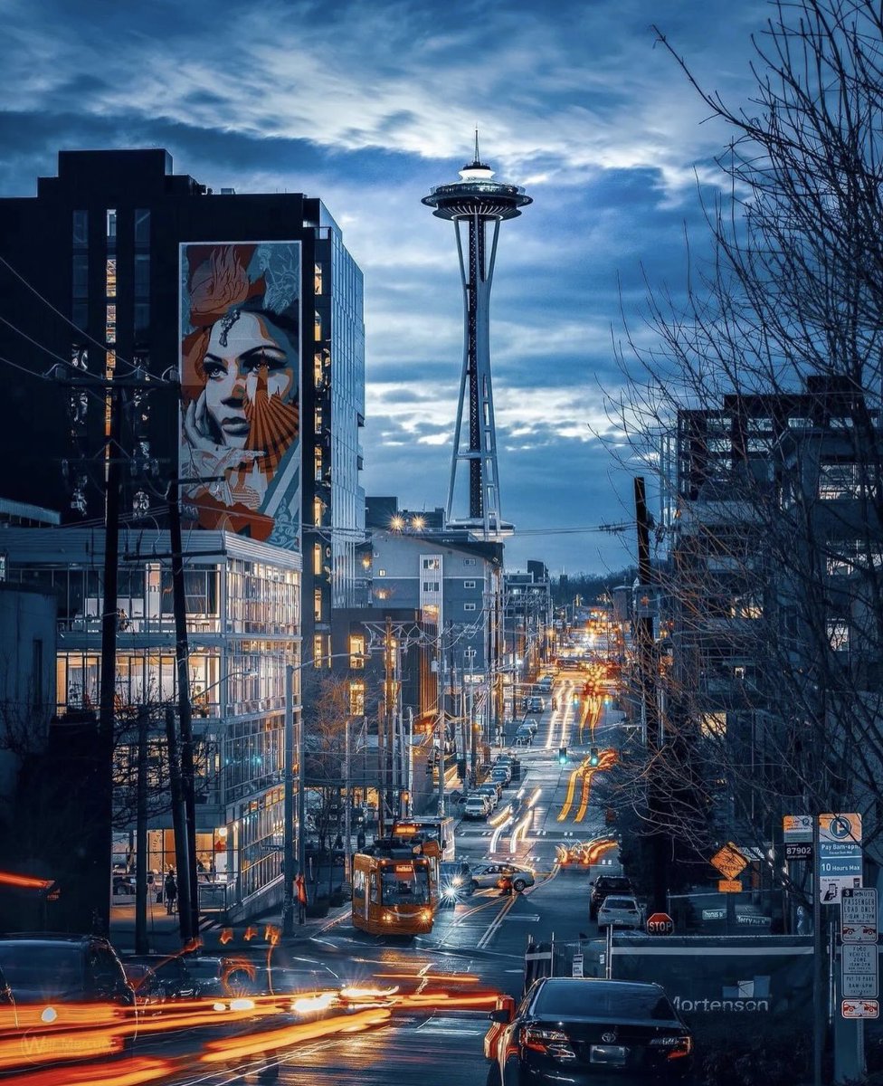 FlyyApparel's tweet photo. #Seattle Is So Beautiful But Is Part Of The Ring Of Fire 🔥 #earthquake https://t.co/XUQt45fiLE
