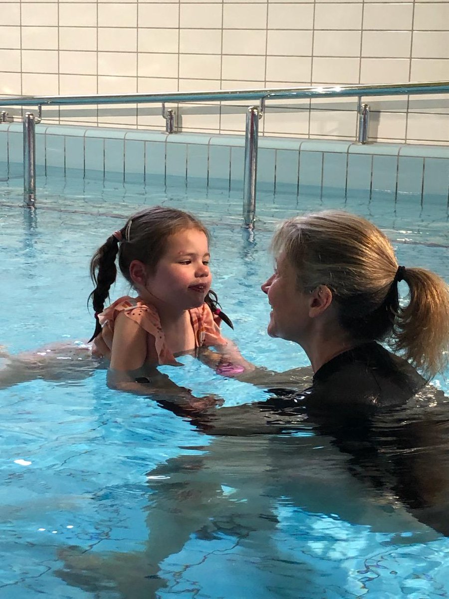 AuVSK's tweet photo. One of Emily and Olivia’s hospice highlights was splashing around in our hydrotherapy pool! 🏊

The pool is great for symptom management, making memories and having fun!

Check out some highlights from their recent respite stay at Very Special Kids House.

#VerySpecialKids https://t.co/rRpsEvS1FB