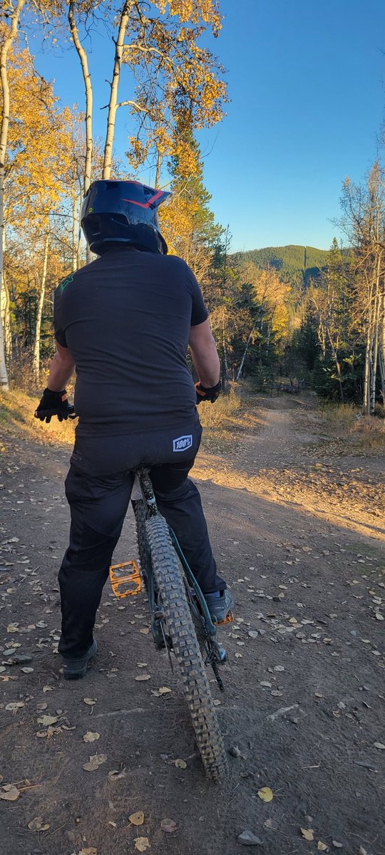 sprocketkitty's tweet photo. MTB day with @FenrickFox at Moos mountain! Couldn't have asked for a better day. https://t.co/59ofxRVb4H