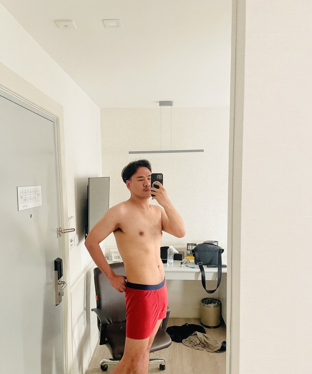 มึงนอนทั้งวัน 🫠 tweet media