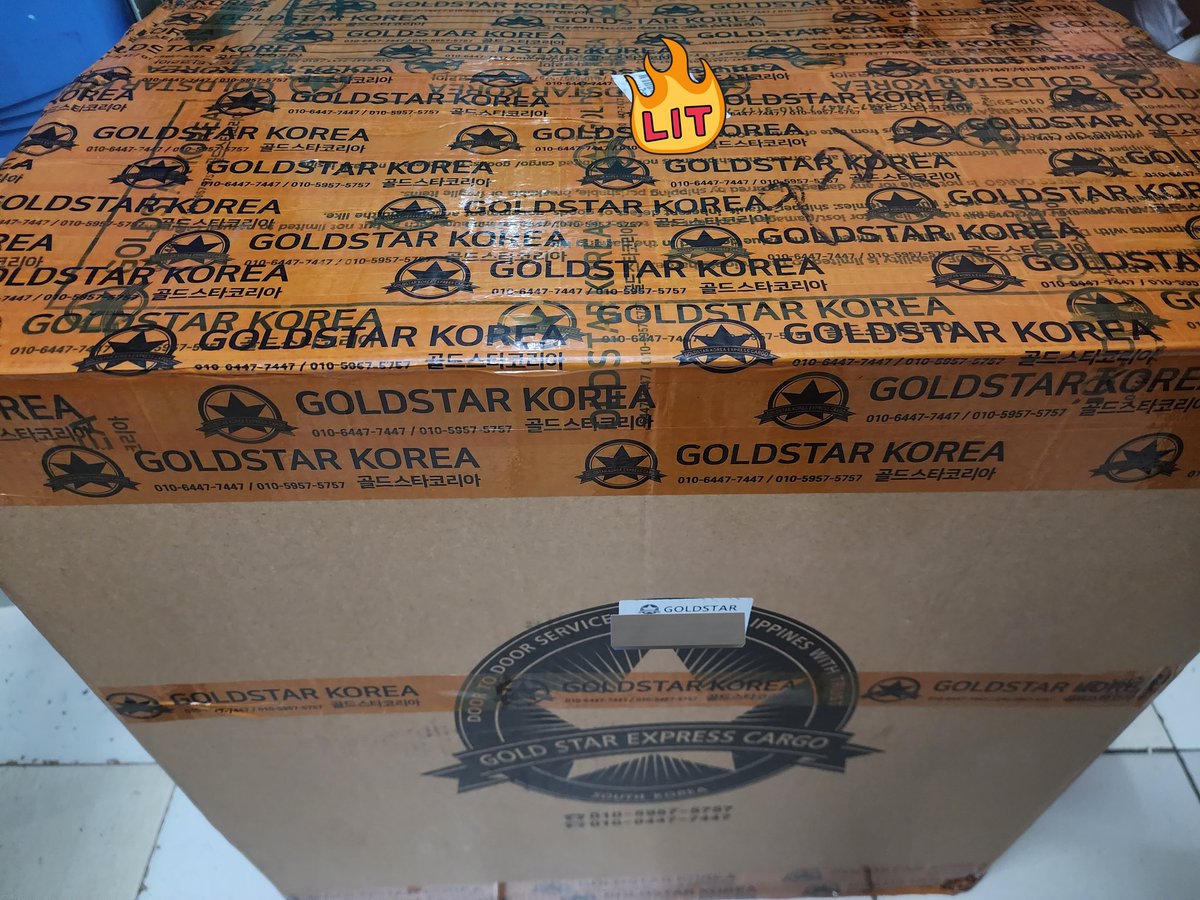 UnniesMagicPH's tweet photo. ‼️JUMBO BOX ARRIVED‼️
WILL POST THE ITEMS ARRIVED LATER

PS. Dumating na din Slow Dancing CDs from US. 
#UMSPHUpdate https://t.co/zFtE4GSXCw