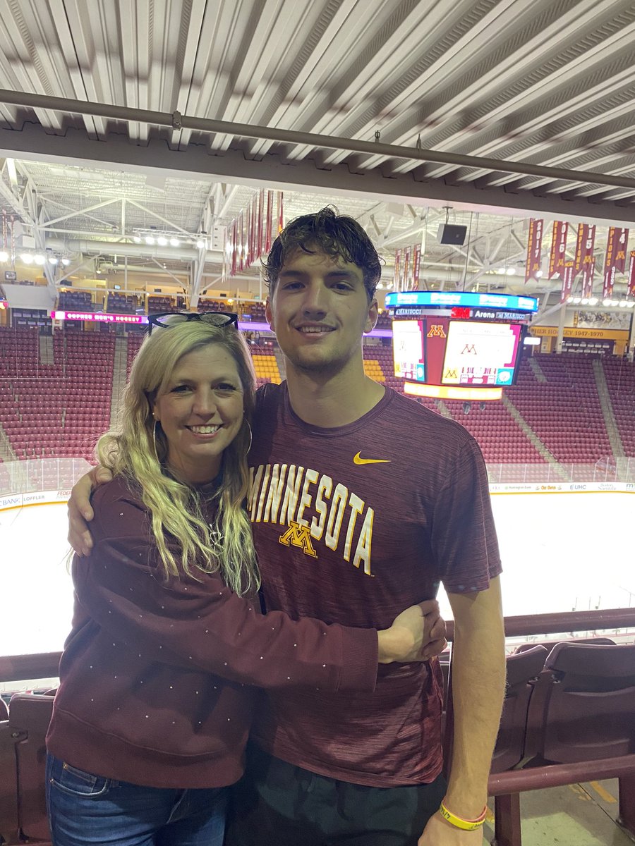 New season , new team 💛🏒 Let's go Gophers <a href="/maxrud15/">MaxRudenko</a> <a href="/maxrud8/">max rud</a> @gophermhockey @coachericrud