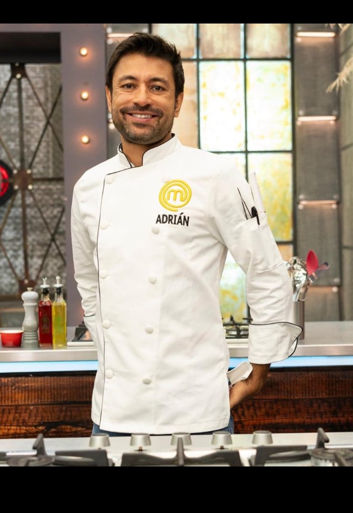 VIVIPAOLA_'s tweet photo. #MasterChefCelebritycolombia a pesar de todo mi ganador fue Adrián Parada https://t.co/kEnbfZG6fI