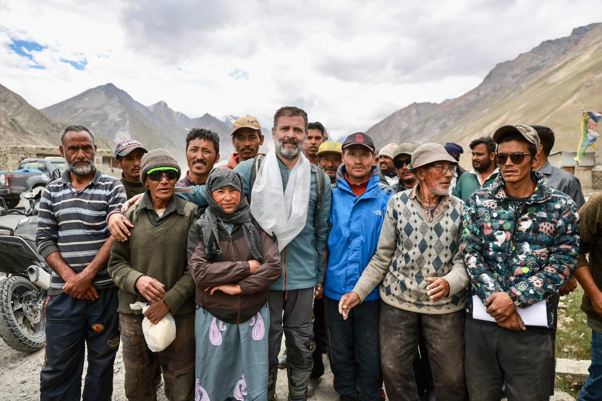 NadeemjavedINC's tweet photo. “लद्दाख-कारगिल हिल काउंसिल” के चुनाव में कांग्रेस की शानदार जीत, इस बात का प्रतीक है कि जनता मोदी सरकार से त्रस्त आ चुकी है और वह अब इससे मुक्ति चाहती है। कांग्रेस की यह जीत, नफ़रत के खिलाफ मोहब्बत की जीत है।

2024 में पूरे देश से भाजपा का सफाया होकर रहेगा।

जुड़ेगा भारत, जीतेगा INDIA 🇮🇳