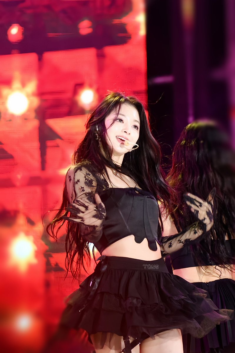 z00tongtong111's tweet photo. 231008

이 순간🥹🫶🏻

#프로미스나인 #fromis_9 #이나경 #LeeNaGyung https://t.co/LmEnHX1IkZ
