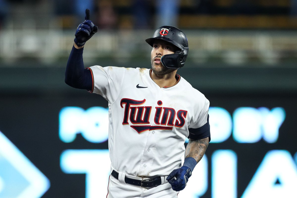 NSN_2516's tweet photo. Is Carlos Correa Human? WHAT A PLAY🤯 #AllEyesNorth #basball #MLB #WeBelieveinTC #sports https://t.co/NNHrxn106W