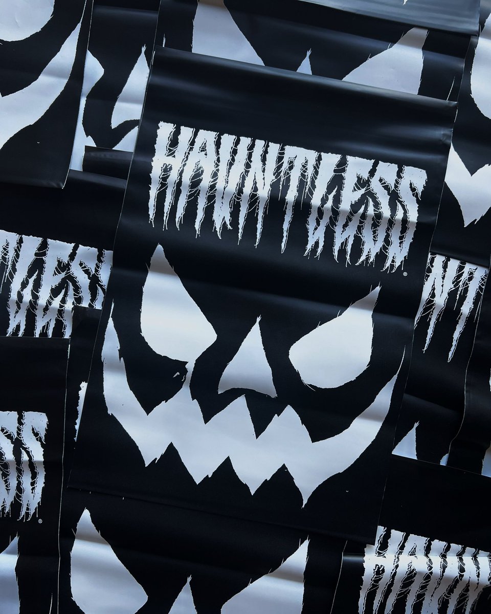 The new poly bags are made out of 100% biodegradable compostable cornstarch! It’s not plastic… it’s PLANTS! 🌱 

So happy to bring back the original bag design I had when I first started this brand in 2019. Let’s ship some orders! 🎉