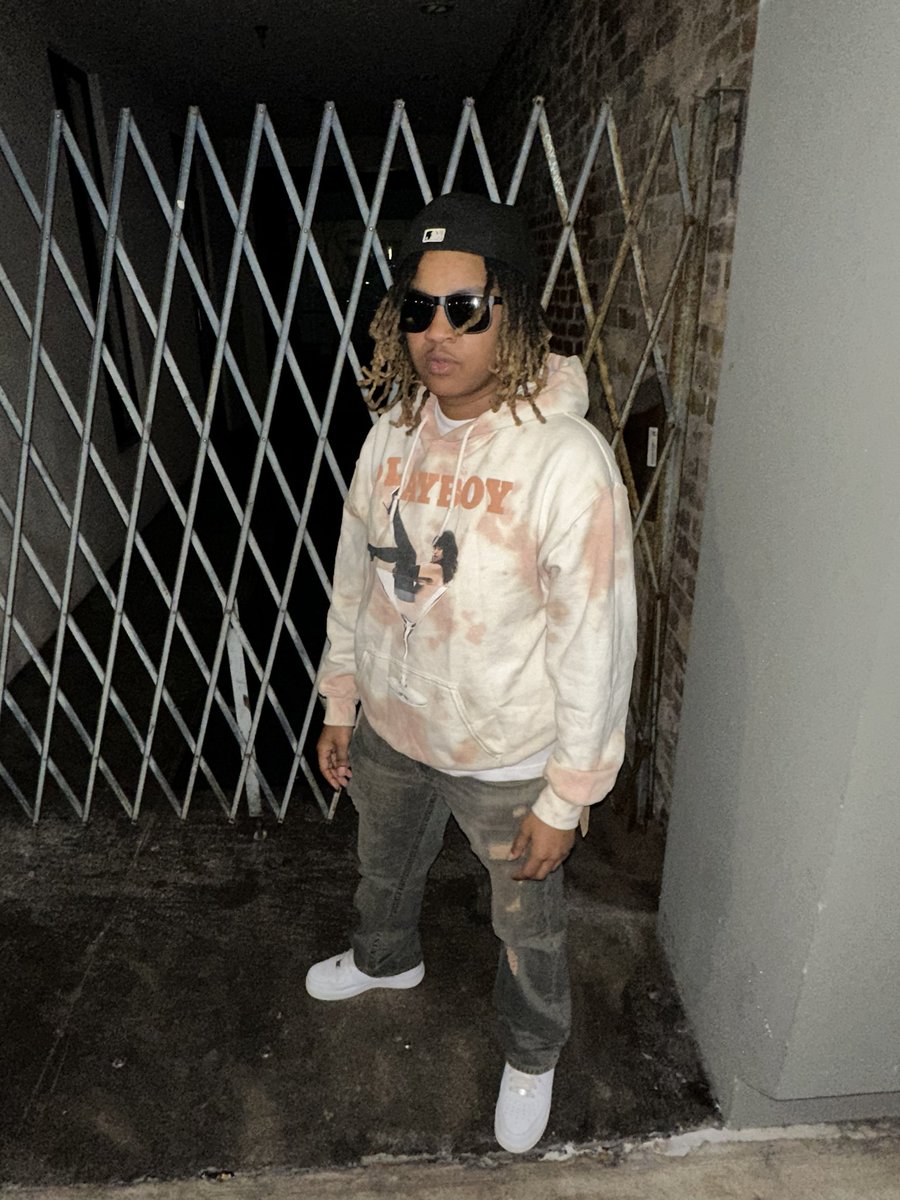 DrankGod4400's tweet photo. I’m on my grind a broke 👧🏽 can’t afford my time 🐍 ❤️‍🔥 #LLMatt https://t.co/7dXmOx51qN