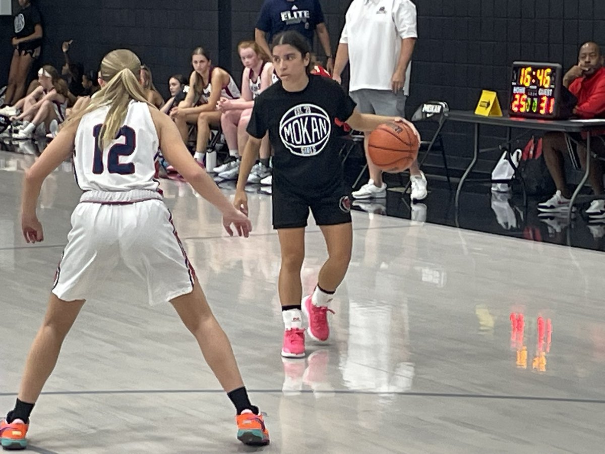 PGHMissouri's tweet image. 2024 PG Holly Woods of Pembroke Hill is an impressive playmaker who can get up her teammates with nice dimes and get a bucket at all three levels. @MokanGirls Showcase