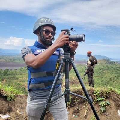 sphinx_ric's tweet photo. Je vous présente @michombero le SEUL je dis bien LE SEUL journaliste d'investigation que nous avons en RDC. Les autres là #Mapapa ! https://t.co/nsIb6USov2