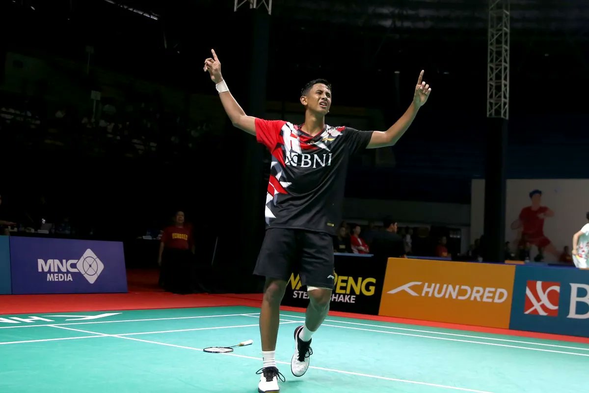 ZonaBulutangkis's tweet image. HISTORY HAS BEEN MADE!!!

ALWI FARHAN JADI TUNGGAL PUTRA PERTAMA INDONESIA YANG BERHASIL MENJADI JUARA DUNIA JUNIOR SETELAH PENANTIAN SELAMA 31 TAHUN.

31 TAHUN!!!

CONGRATS ALWI!!!

#WJC2023