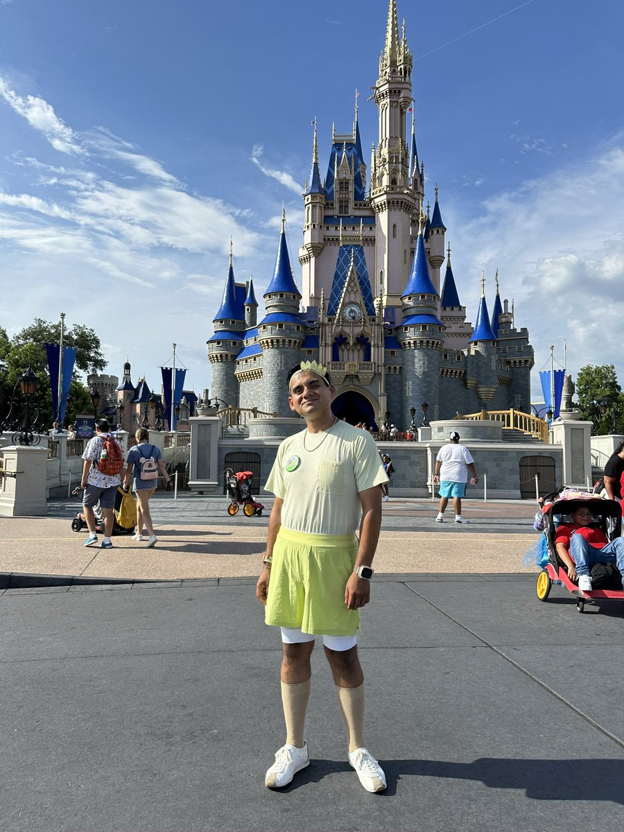 ParksFromAfar's tweet photo. Also Tiana Disney bounded for my sisters bday on month 5 https://t.co/Wu56EIK2Gn