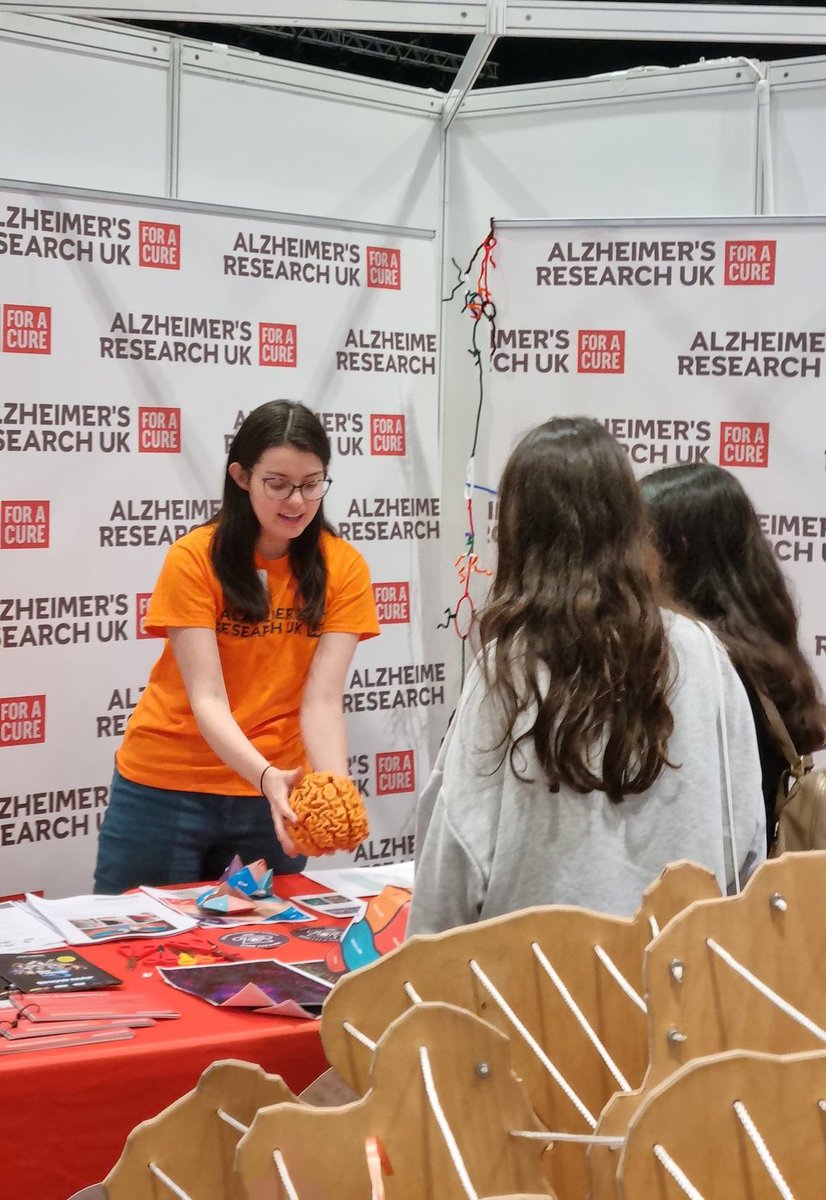 A day well spent @ExCeLLondon, talking about our fascinating brains and the changes that can happen in dementia, with @AlzResearchUK at @newscievents #NewScientistLive 🧠

With dementia diseases now the UK’s leading cause of death, we need to raise awareness and funds #ForACure