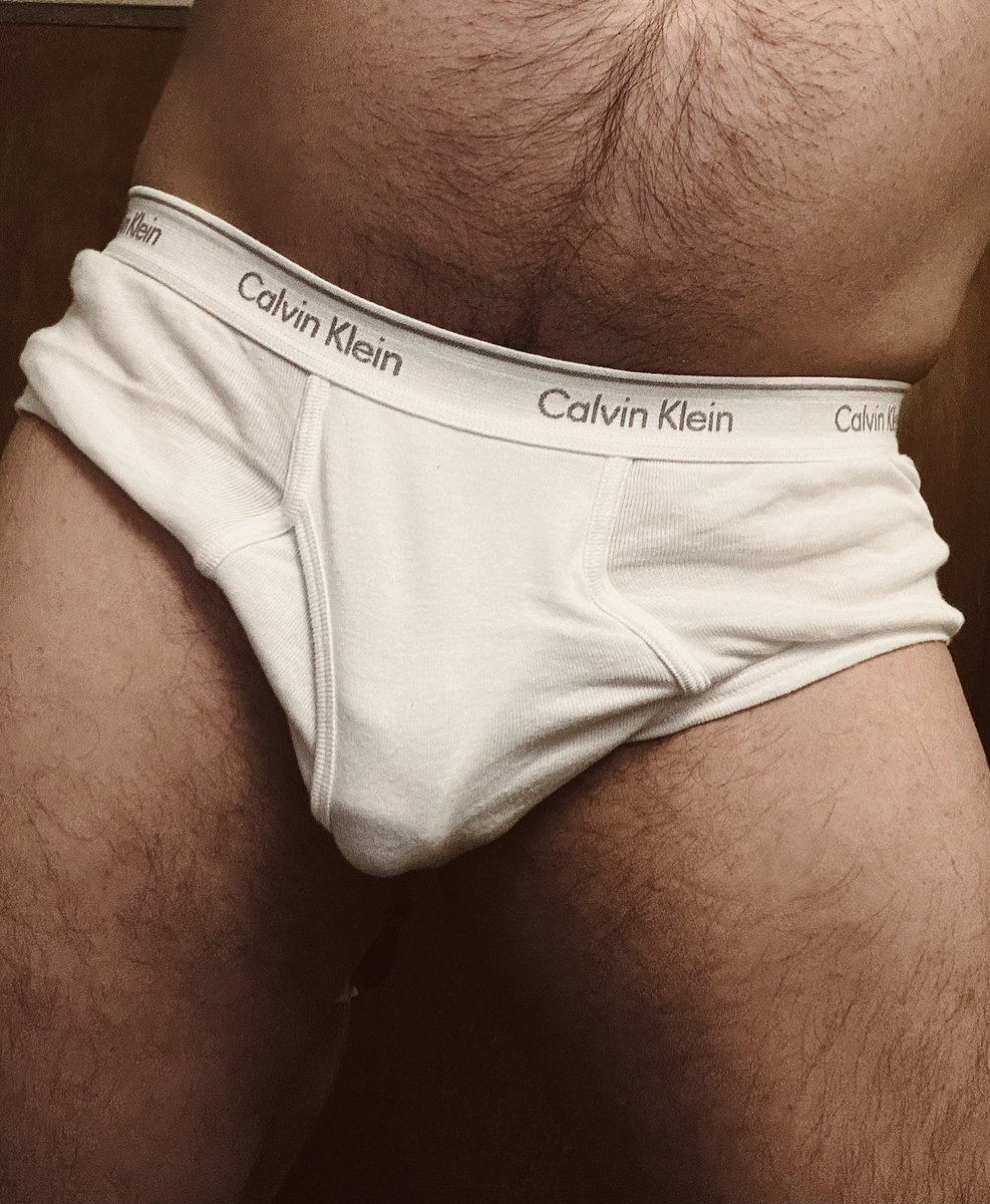 Undies_Jock's tweet photo. RT if you are wearing tighty whities today😈

-
#briefs #boxers #underwear #muscle #hairy #weekend #bulge #tightywhities #whitebriefs #mycalvins @CalvinKlein https://t.co/PK02jDihmb