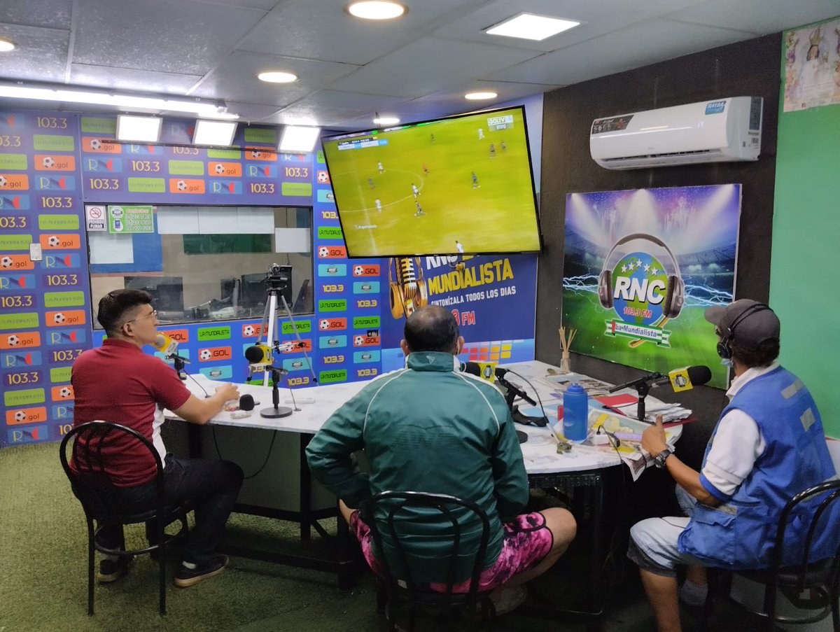🏟️Jocay #SeriaA #Fecha9 #SegundaEtapa
Partidazo #DelfínSC vs #LDUQ 
Por la Mundialista 103.3 FM ⚽🎙️📻
Sala de Prensa de <a href="/RNC1033/">RNC 103.3 FM</a>