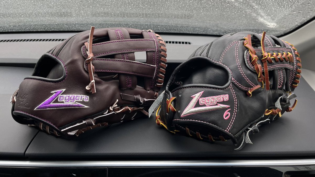 MYBB_Glove's tweet image. #引越開始

7日間で🥎4試合に登板した代償は大きかったようで、右ハムの張りに続き、右肩から上腕にかけ強い痛みが…
トレーニング不足は否めません😩

独居房への引越しに支障ありですが、腰に痛みがないのが唯一の救いです😅

先発隊のグラブを選ぶ時は痛みを忘れ少し元気になりました🤣

#Day0