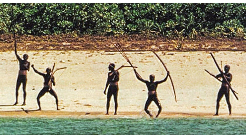 fasc1nate's tweet image. The indigenous people of North Sentinel Island have been living there for an estimated 60,000 years. The island is similar in size to Manhattan and is located in the Indian Ocean.    

Around 80 to 150 individuals live on the island and rely on hunting and gathering, similar to…