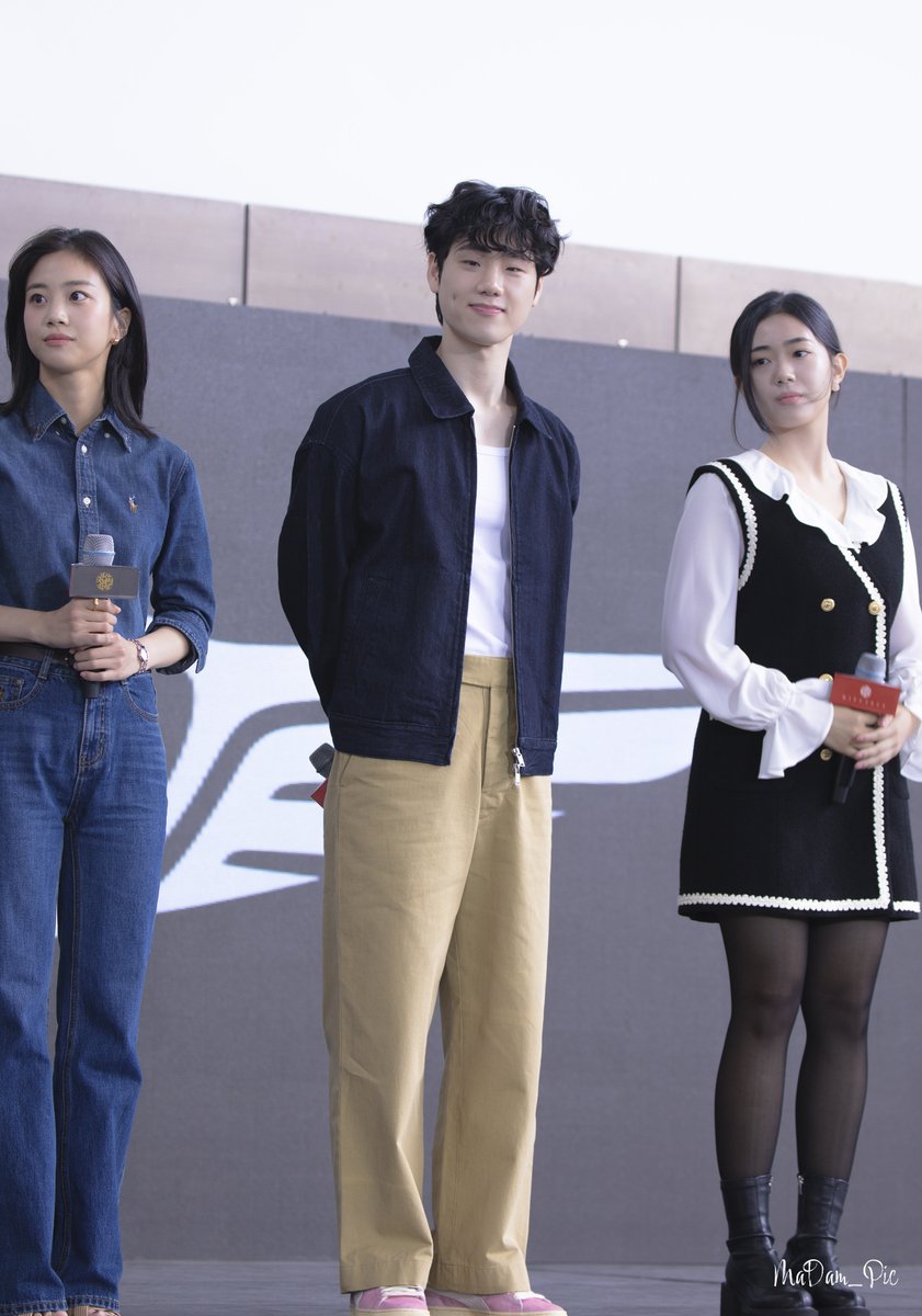 SE0LREIM's tweet photo. 231007  BIFF2023 #러닝메이트 야외무대인사

#이봉준 #부산국제영화제 #tving #BIFF2023 #부국제
#홍화연 #김지우 https://t.co/suL4nwQaRS