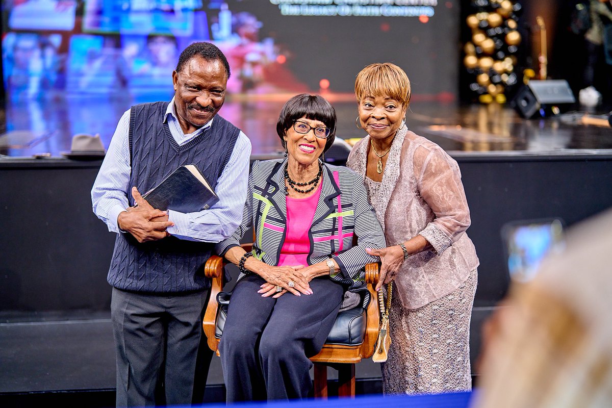 eifministries's tweet photo. Shalom! Peace is a fruit of the recreated born again spirit. So you have peace if you are born again, because of Godβs Word. We have to learn how important His Word is. https://t.co/KOFtwqqek2 #CCCSundayService #DrFrederickKPrice #CCC50 #Peace #NonPeacefulEnvironment https://t.co/esWSeDxtRo