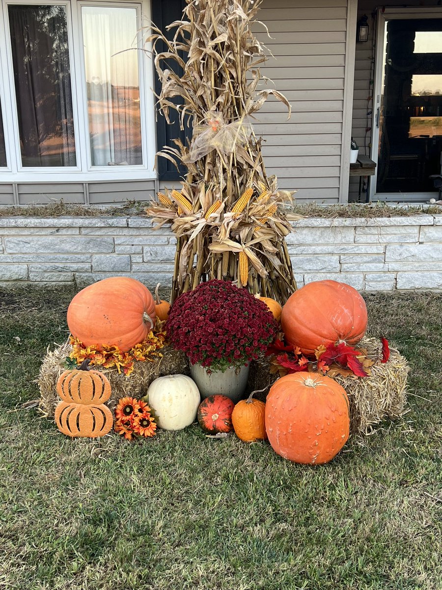 The Mrs. and I did this in front of the house today.  Showing off a little Channel 213-19 from one farm. <a href="/ChannelSeed/">Channel Seed</a> <a href="/CraigStiens/">Craig Stiens</a>