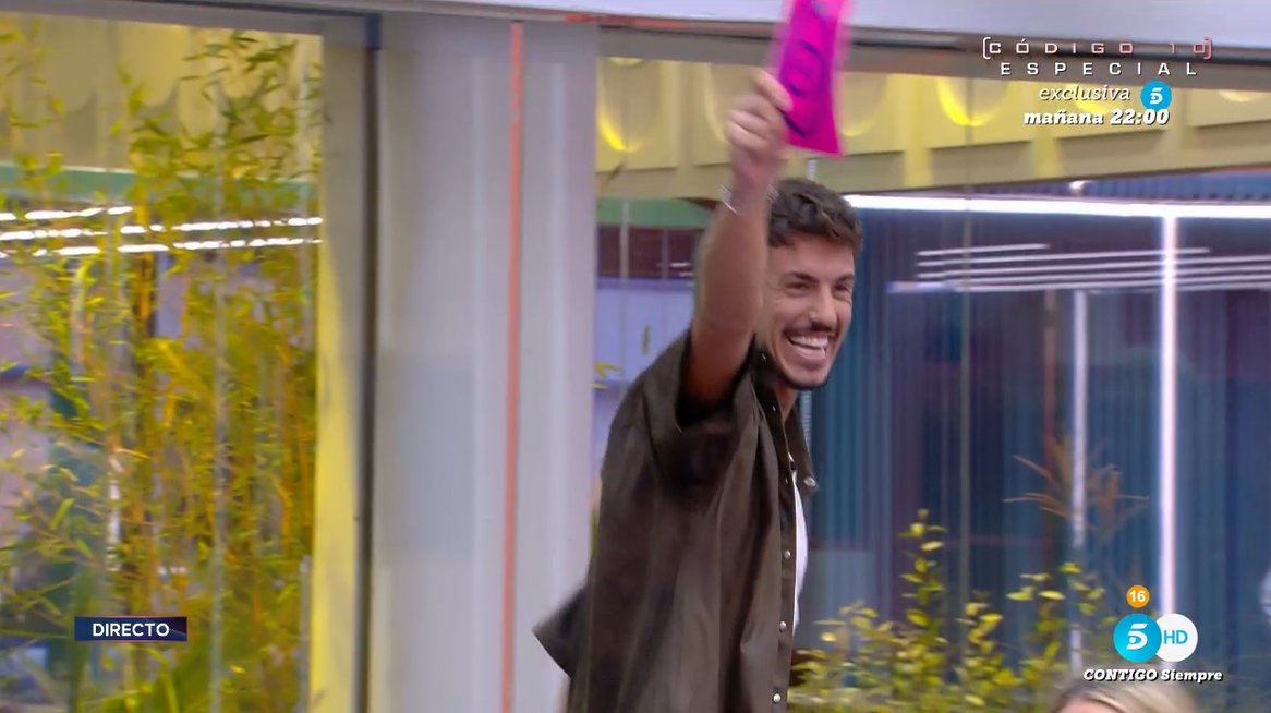 ghoficial's tweet image. ¡Luitingo ha encontrado el cheque de 100 euros! #GHVIPDBT4