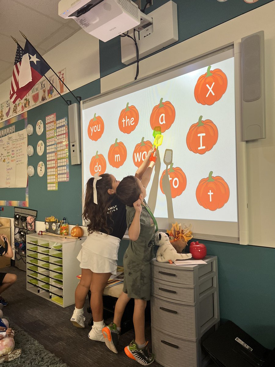 MsCrowKinder's tweet photo. Practicing our ❤️ words with a fun game! #bengalpride https://t.co/4XNuvFK1z8