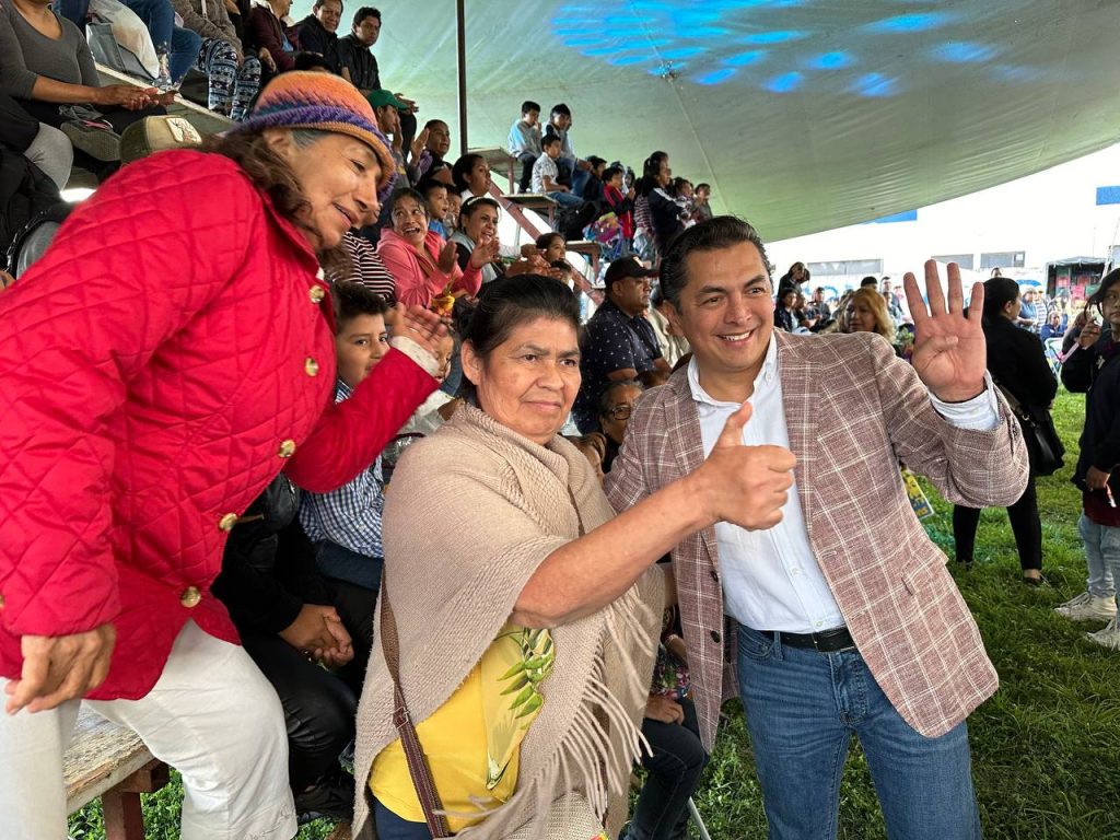 lordmolecula's tweet photo. "SERÉ EL MEJOR PRESIDENTE MUNICIPAL DE #PUEBLA CAPITAL". El empresario Alex Cruz reiteró su intención de ser candidato a la Presidencia Municipal de Puebla capital, al tiempo que reconoció el respaldo de otros empresarios y del Presidente @lopezobrador_ https://t.co/8JH7MhB0mp https://t.co/I5u8NYONDf