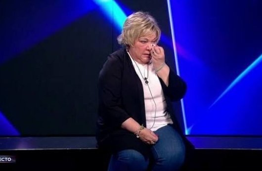 locrack's tweet image. #GHVIPDBT4 #GHVIP80 #GHVIP90  
Se va a echar de menos a Karina ?
♥️ Si
🔄 No