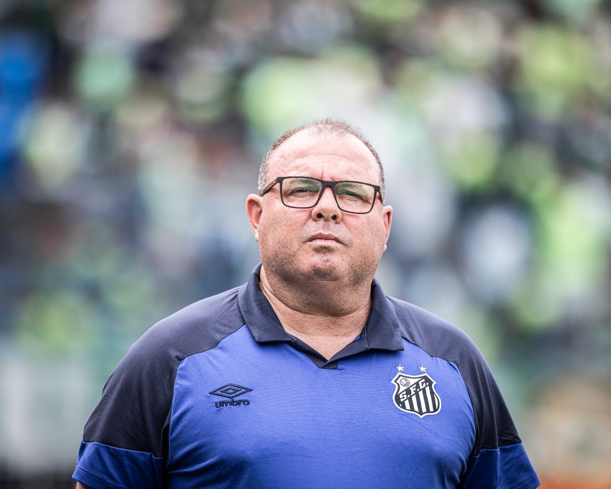 SantosFC's tweet photo. 3 vitórias em 3 jogos. É só o começo, professor! ⚪⚫ https://t.co/zo6TsLoF7H