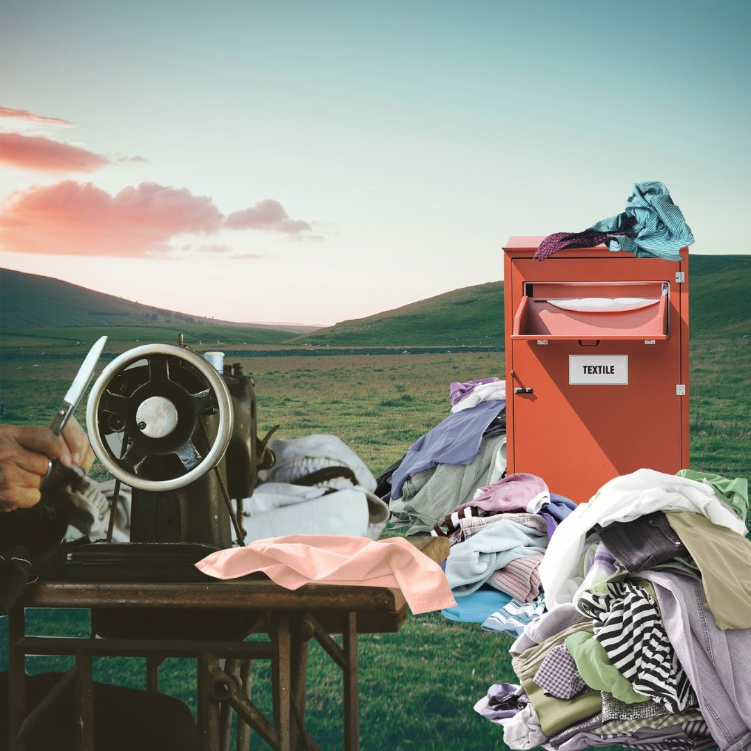 Fash_RevUSA's tweet photo. Today is #WorldCircularTextilesDay. While the circular economy can teach us a lot about making #LovedClothesLast, it’s increasingly being used as a greenwashing tactic. ♻️

Read more about waste and circularity in this year’s Index here: https://t.co/5pQ3wQJFx6 https://t.co/OCUCMHKOZu