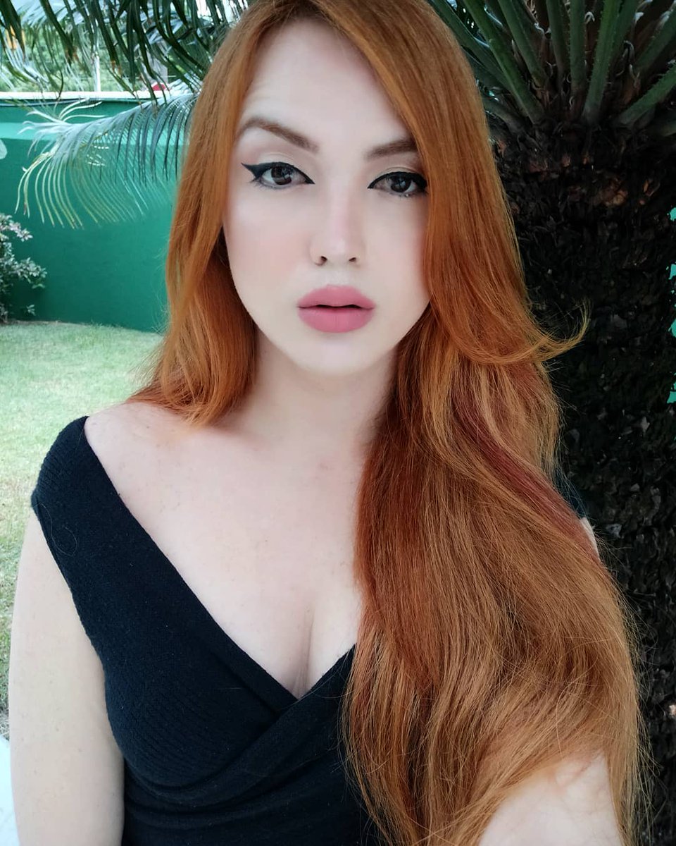Noxyena's tweet photo. @One_Supernova @KatyMontgomerie There's no way you don't understand this. You have to understand how utterly ridiculous it is to look at this person and call them a man, I simply don't believe you don't. https://t.co/EzCOeeR1hS