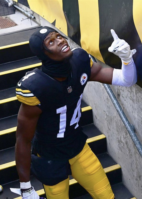 I don’t think I could wish for a better game than what we just witnessed.

-Pickett outplayed Lamar

-Lamar threw his first INT of the season to Joey Porter Jr.

-Pickens had one of the best games of his career and caught the game winner on <a href="/marlon_humphrey/">marlonhumphrey.eth</a> 

#Steelers #Ravens