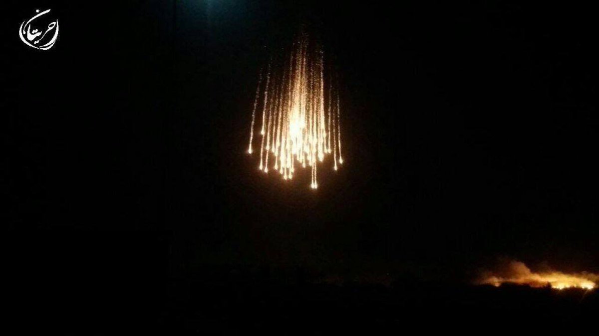 ehajjarr's tweet photo. الاحتلال يقصف قطاع غزة بقنابل الفسفور المحرمة دولية ، إسرائيل ترتكب مجازر إبادة جماعية. 
#Gaza 
#GazaUnderaAttack 
#غزة_تحت_القصف https://t.co/oPEUjBbsWq