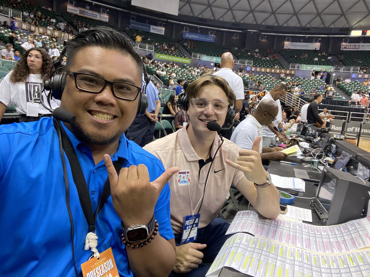 #Shaka 🤙 to new <a href="/LAClippers/">LA Clippers</a> radio pxp 🎙️<a href="/_carlojimenez/">Carlo Jiménez</a> … 1st #Clippers broadcast is in #Hawaii #LetsGo #ClippersVSJazz #ClippersPreseason
