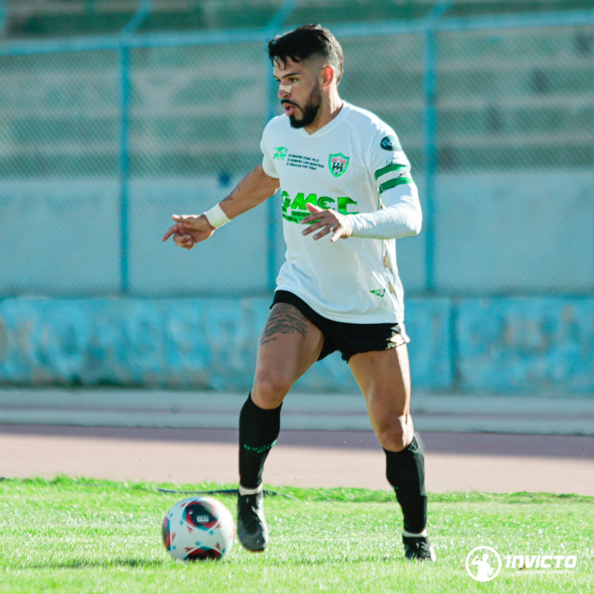 marcomorgon11's tweet photo. As  veces sentimos impotencia por muchas cosas. Pero no se puede renegar ni dar excusas solo apresentar-se y hacer tu mejor . No todo está en tu control. Gracias Dios por mas un día . 1% de chance 99% de Fé 🙏🏻 https://t.co/Ktzg20dB1J