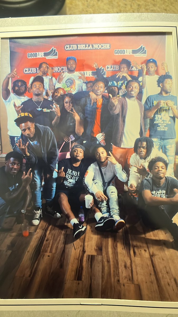 beezykkk tweet media