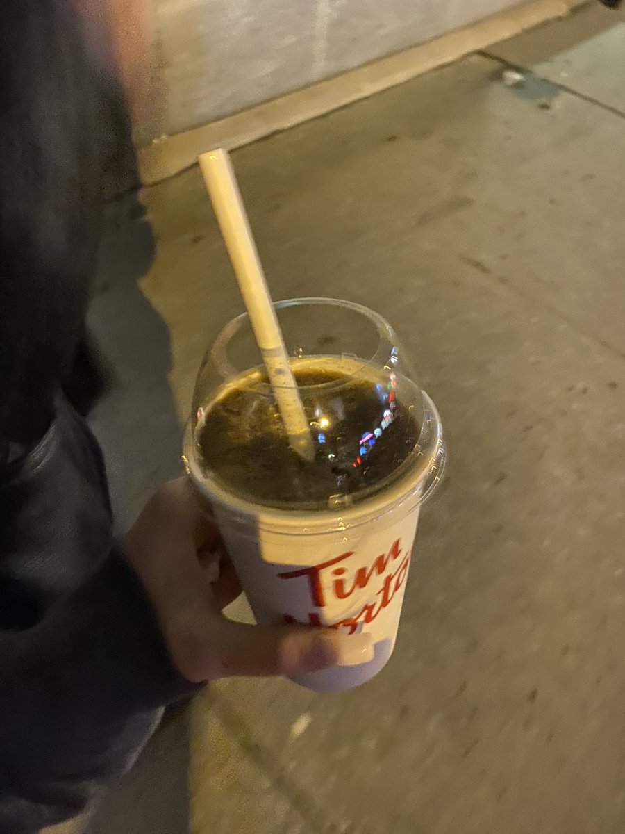 janeatss's tweet photo. iced capp @ 8pm &amp; 🍃 https://t.co/koo8TRCr6j