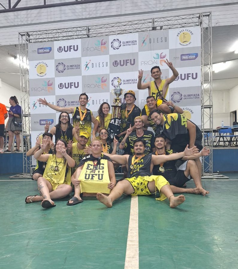 arq_ufu's tweet photo. @odontoufu @ExatasUfu @humanasufu @aaaeufu @fisioufu @AAAMonetaria @aaaeducaufu @mocaufu @AAgrariasufu @aaacompufu PÓDIO GERAL

🥇 @aaaeufu https://t.co/oWGRA1Wwhh