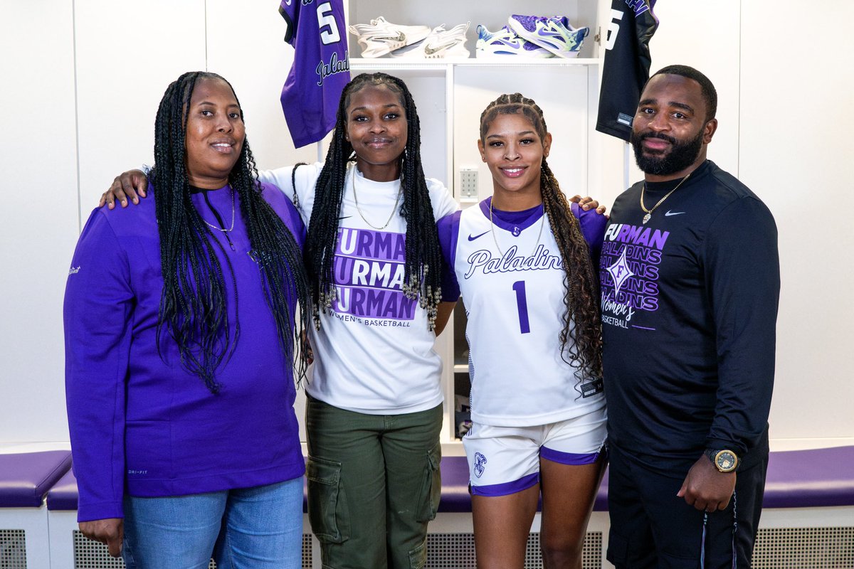 SamariaTaylor13's tweet photo. Had a great time with my family this weekend on my Official visit to Furman University💜 #100%committed @FurmanWBB @Coach_Curtis_FU @CoachAmber_ https://t.co/tOMlMUMecM