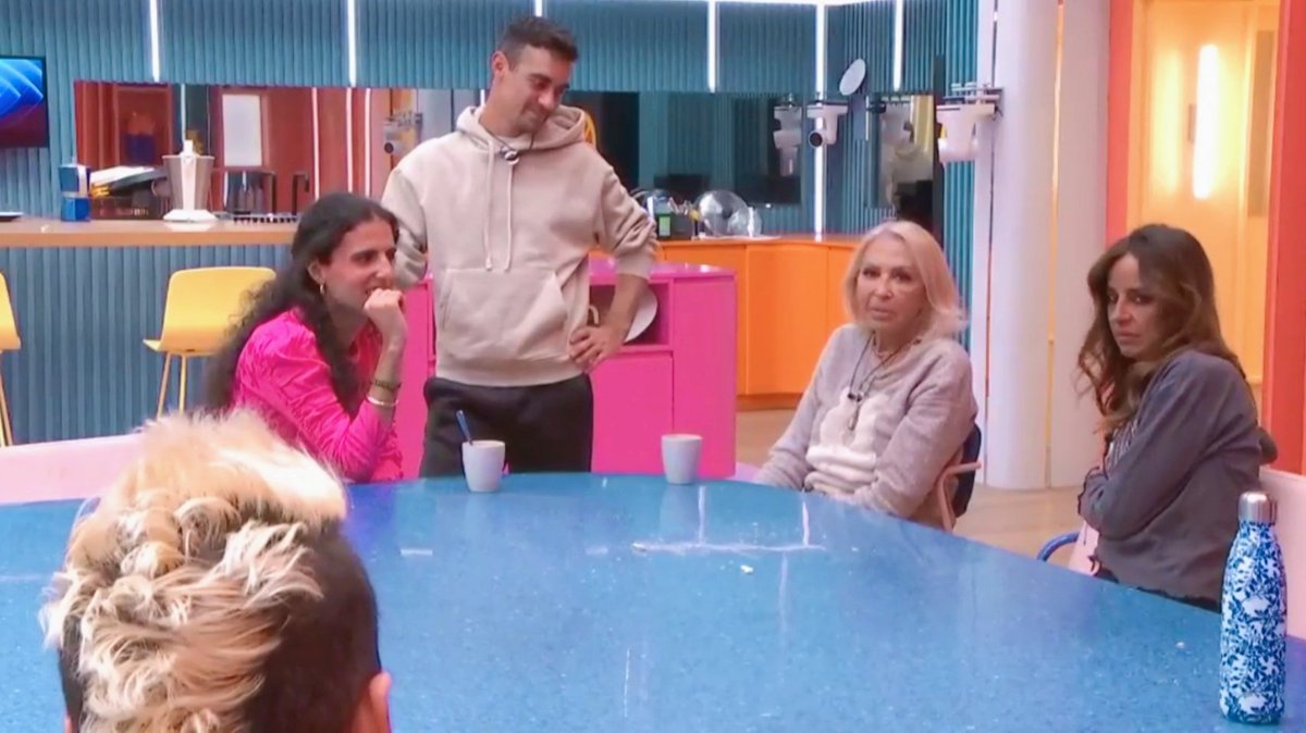 latvdetuitter's tweet image. -Alex: Javi está en el team, eh? Se nos une 
-Laura: Sí, mi niño, lo adoro. 💚

#GHVIP8O #GHVIP9O #GHVIPDBT4