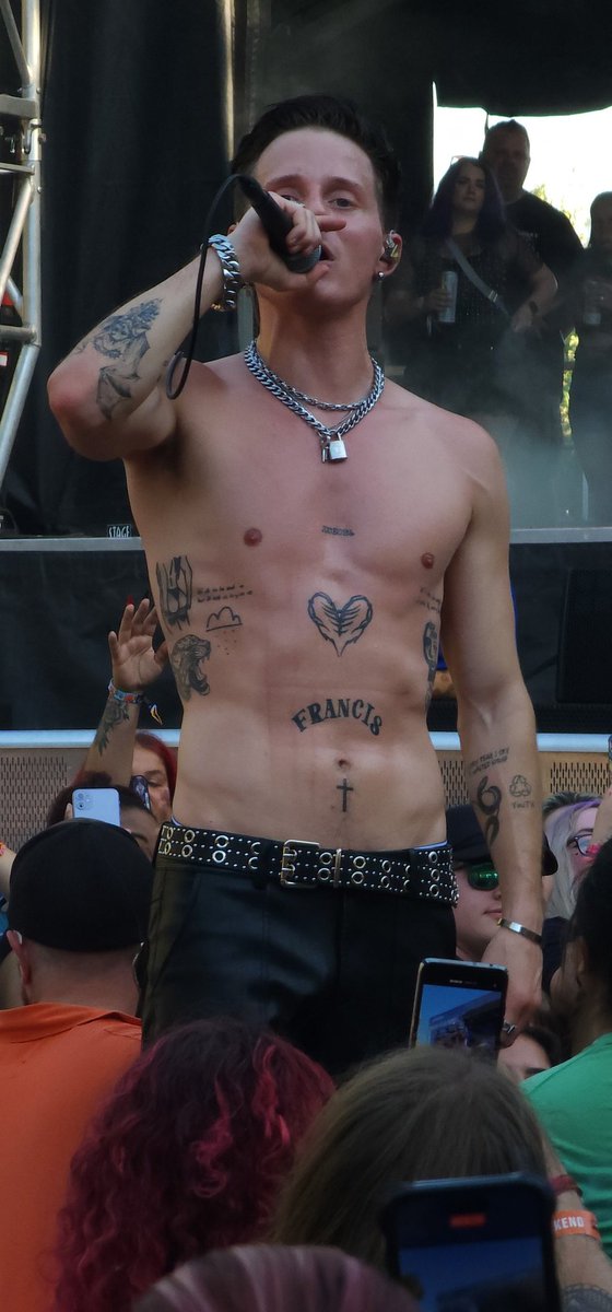 FaeTheWolf's tweet photo. @callmekarizma is the most down to earth rock star out there https://t.co/8Xa84z5HGM