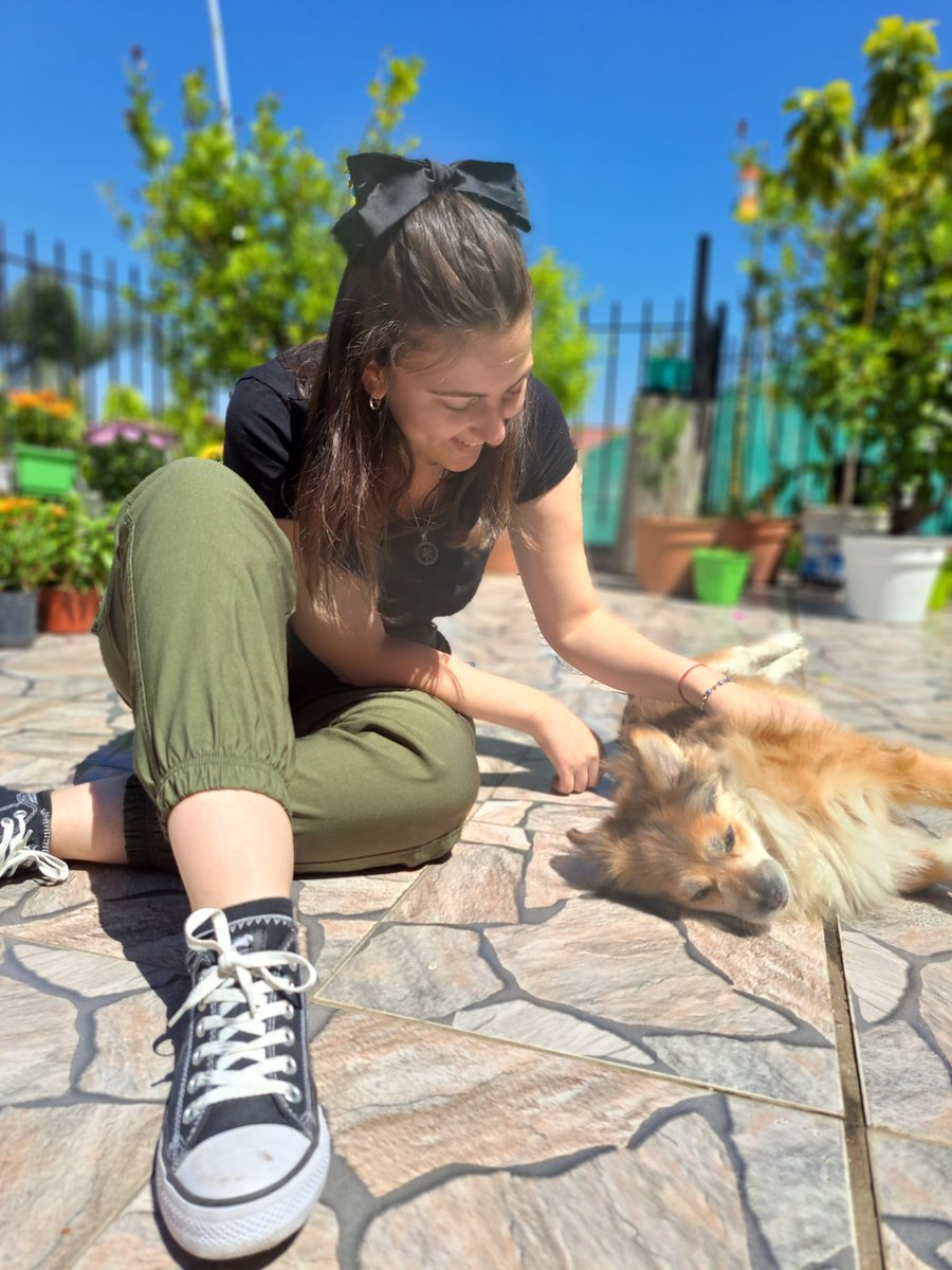 ValenFD2's tweet photo. Si fuiste a la casa de Cami y no te sacaste o le sacaste fotos a las perritas, verdaderamente fuiste a la casa de Cami? 🩷 @_caamiilita_ https://t.co/arIAzpy7lg