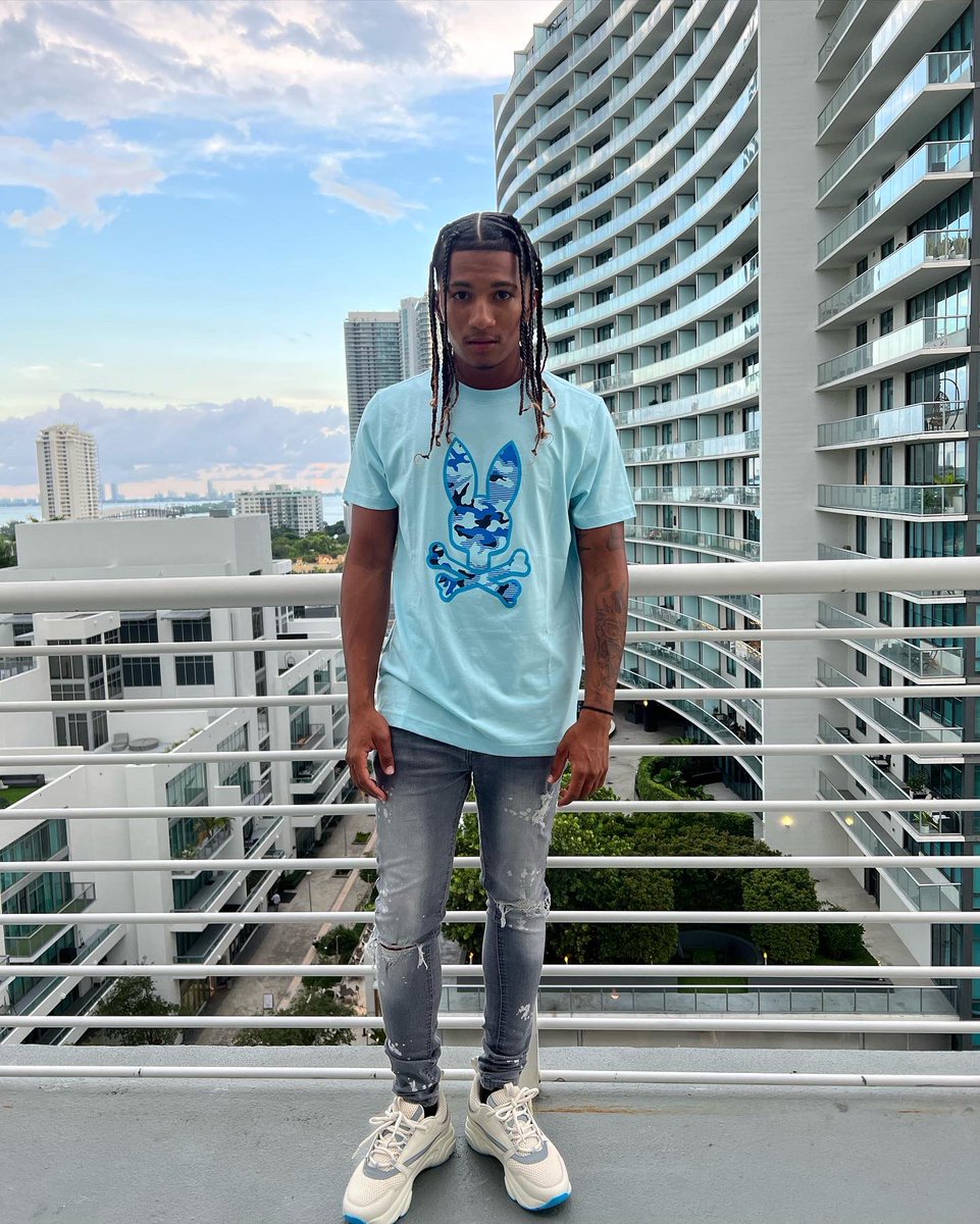 mronthewater's tweet photo. walk on water💦 https://t.co/n5diCVTOy6