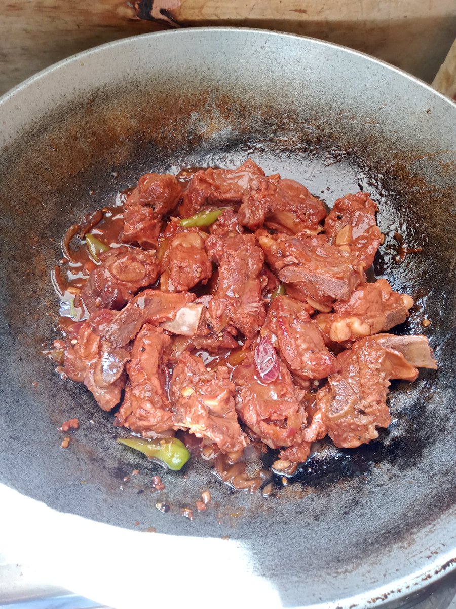 06Hannah's tweet image. Sweet and Sour Pork ribs..

#normalMorning
#helloCat